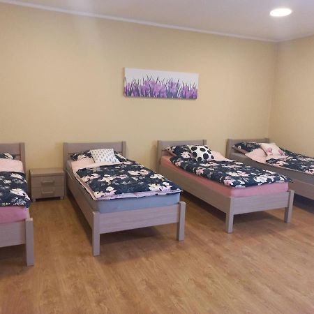 Aparthotel Pod Kogucikiem Krzyzanowice Esterno foto