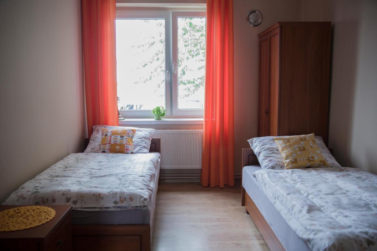 Aparthotel Pod Kogucikiem Krzyzanowice Esterno foto